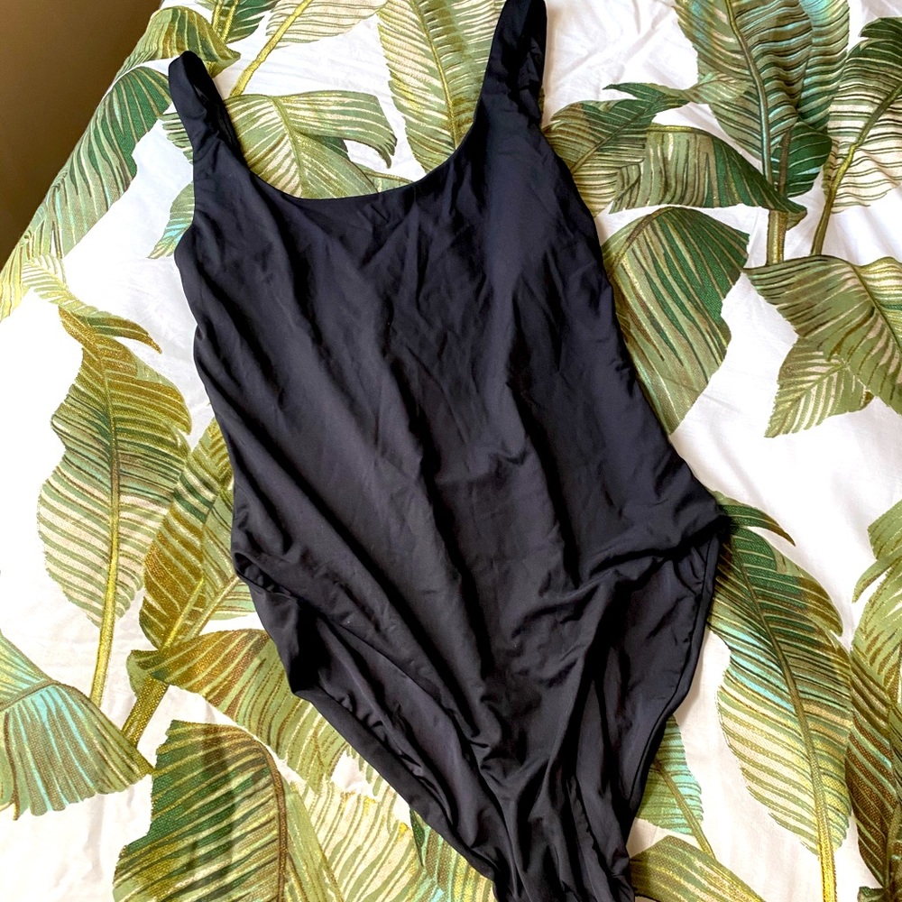 ONIA black one piece swim suit 🖤